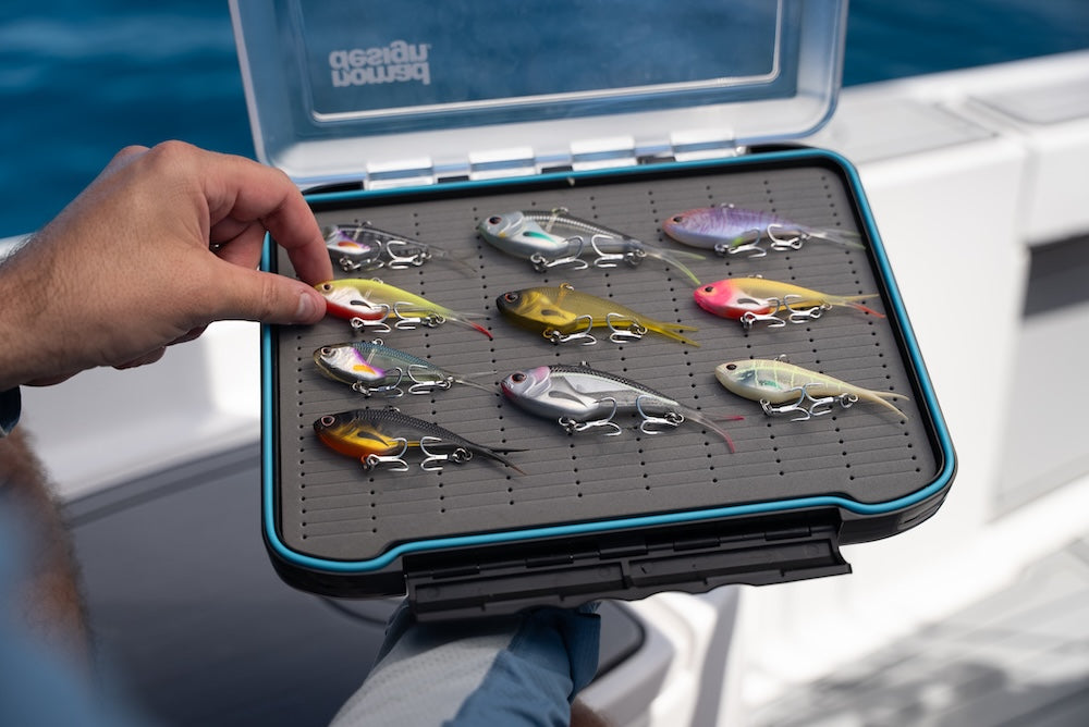 CAJA DE ALMACENAMIENTO DE APAREJOS DE PESCA Y SEÑUELOS